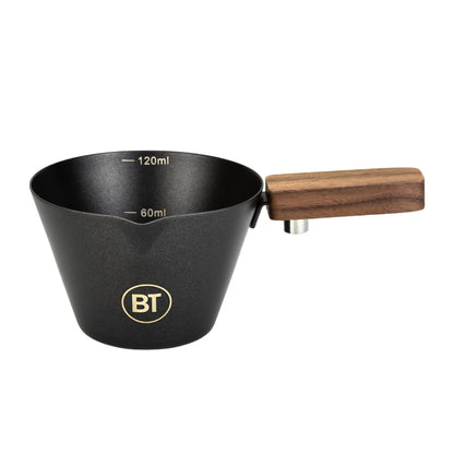 Espresso schenkkannetje – Mat zwart RVS met houten handvat