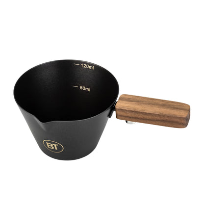 Espresso schenkkannetje – Mat zwart RVS met houten handvat